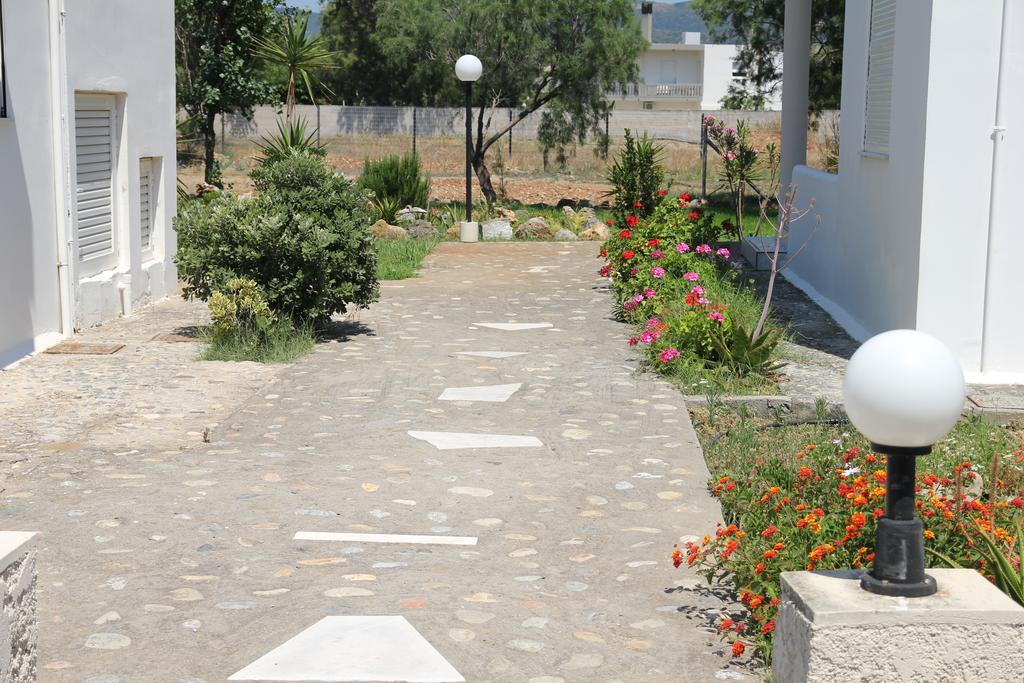 Zefyros Apartments And House Kíssamos Екстериор снимка